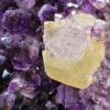 Krystaly a svíčky Dória - kalcit v ametystové geodě